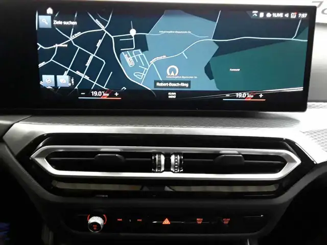 BMW 3 Series view 14