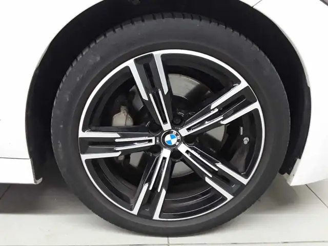 BMW 3 Series view 13