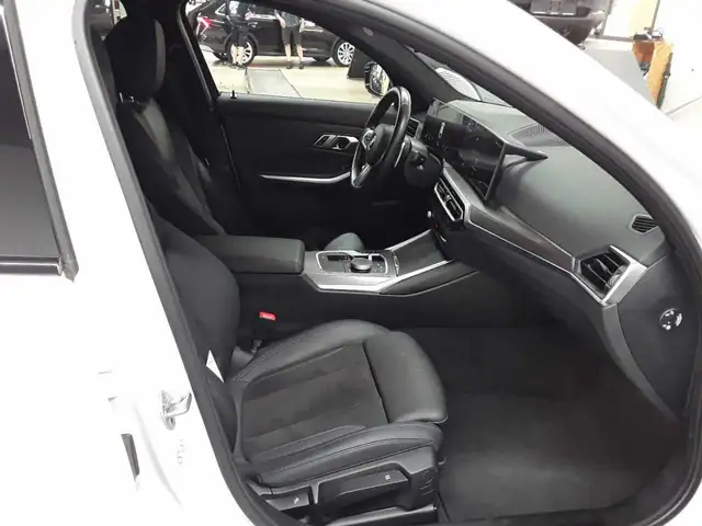 BMW 3 Series view 11