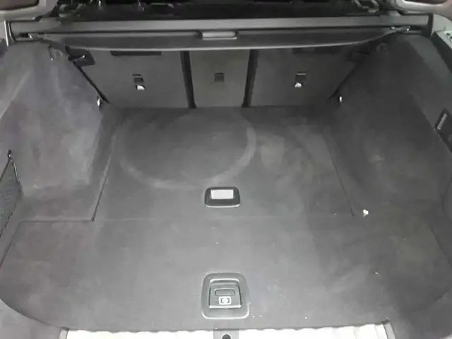 BMW 3 Series view 9