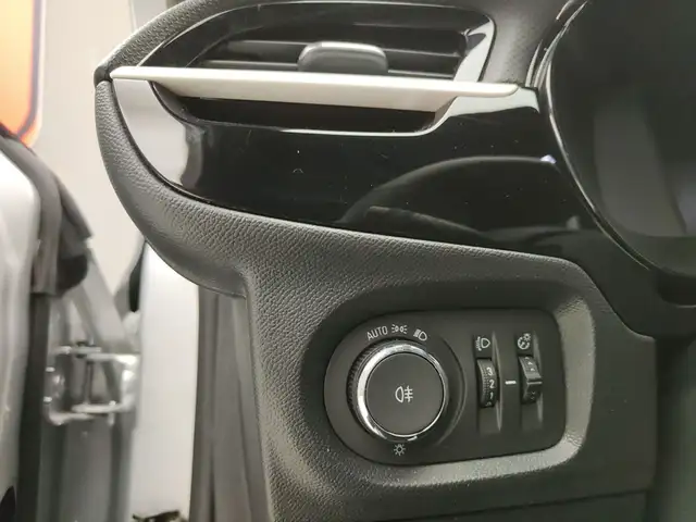 Opel Corsa view 12