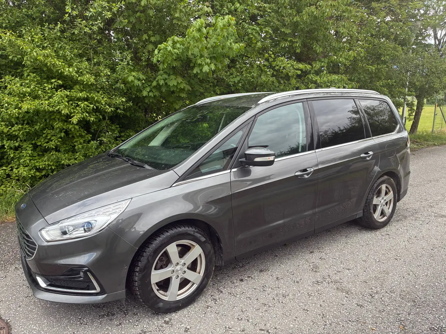 Ford Galaxy Galaxy 2,0 EcoBlue SCR Titanium Aut. Titanium Grau - 1