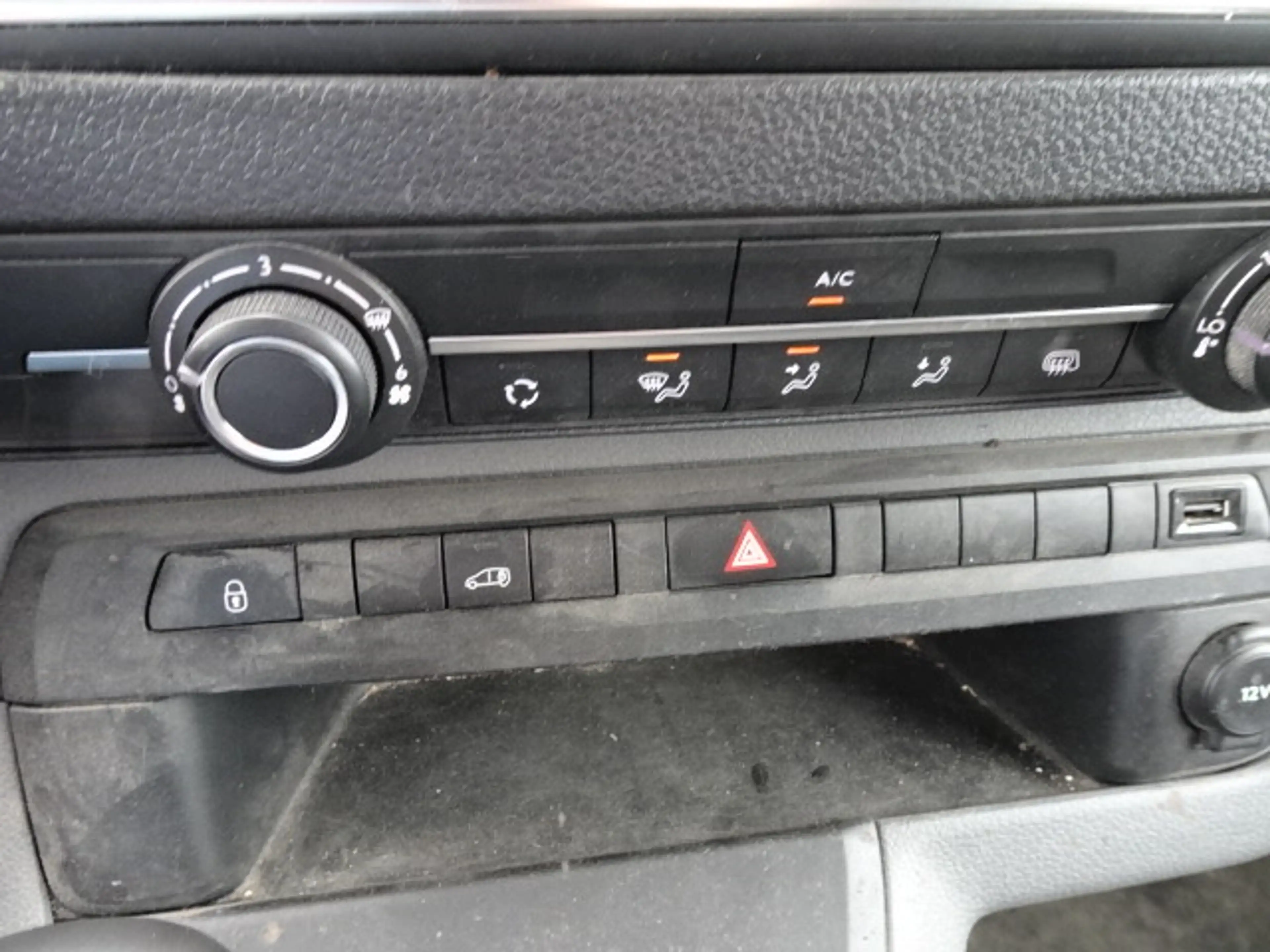 Peugeot Expert 2.0 BlueHDI 120 pk Standard Premium 3 zits — photo 8