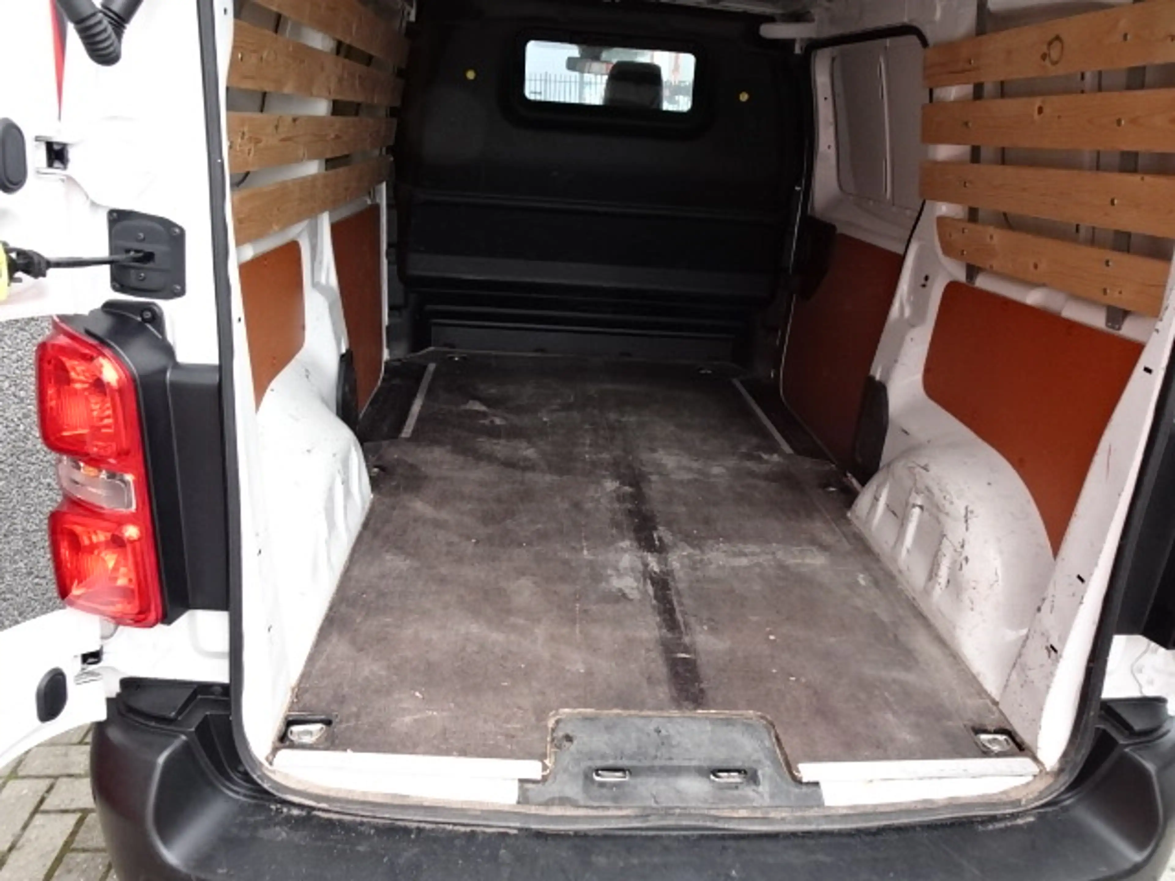 Peugeot Expert 2.0 BlueHDI 120 pk Standard Premium 3 zits — photo 11