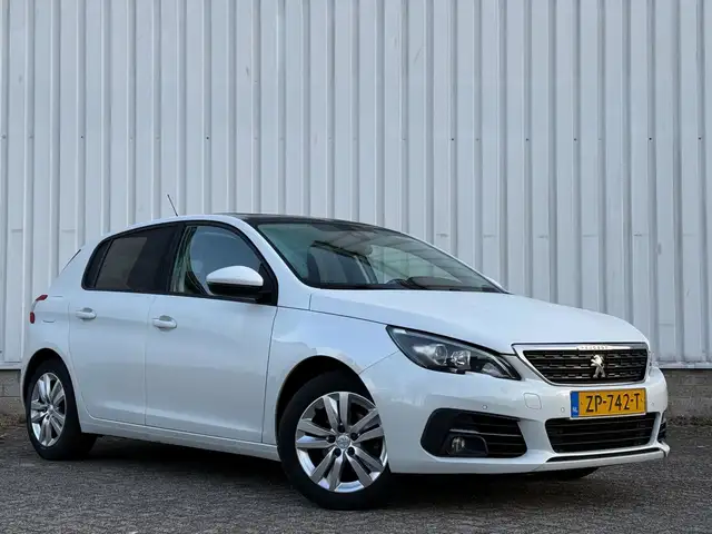 Peugeot 308 view 3