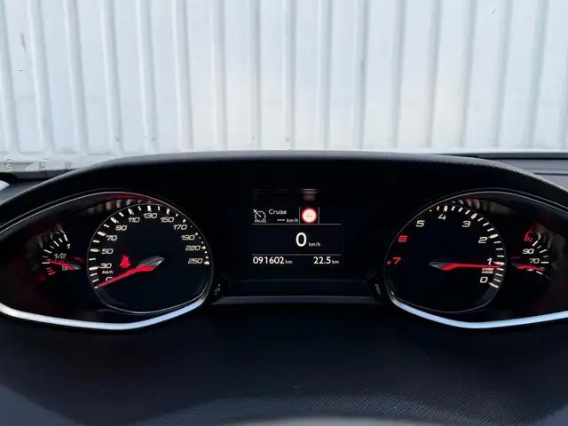 Peugeot 308 view 8