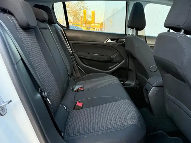 Peugeot 308 view 12