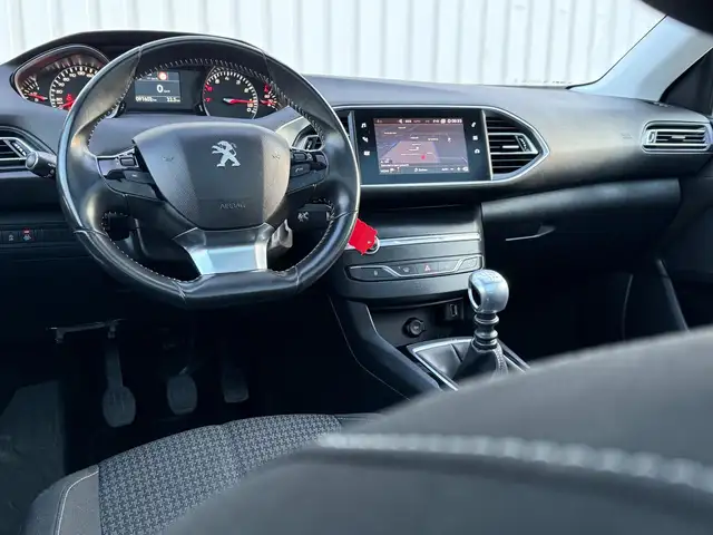 Peugeot 308 view 13