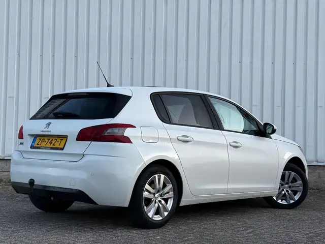 Peugeot 308 view 6