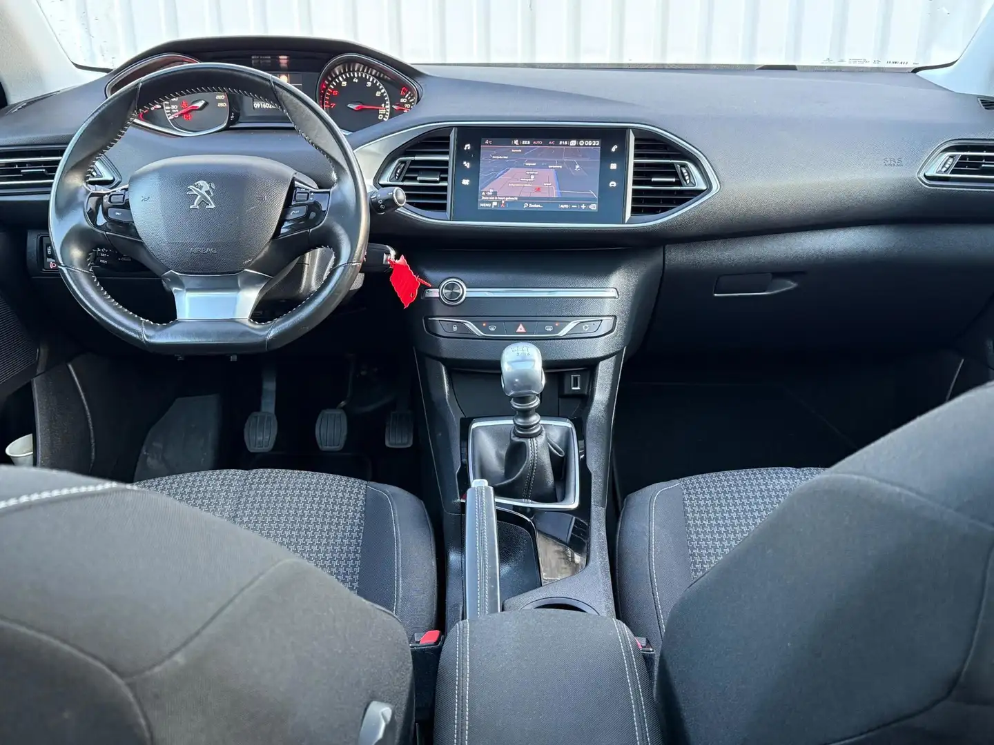 Peugeot 308 1.2 PureTech Blue Lease Executive Trekhaak,AppleCa Weiß - 2
