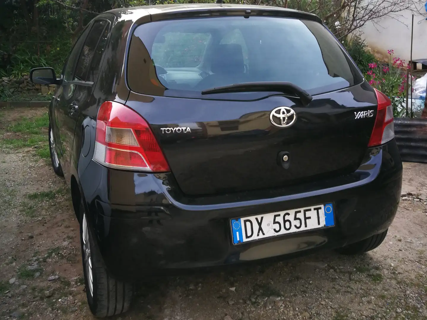 Toyota Yaris Yaris II 2005 5p 1.4 d-4d S m-mt dpf Noir - 2