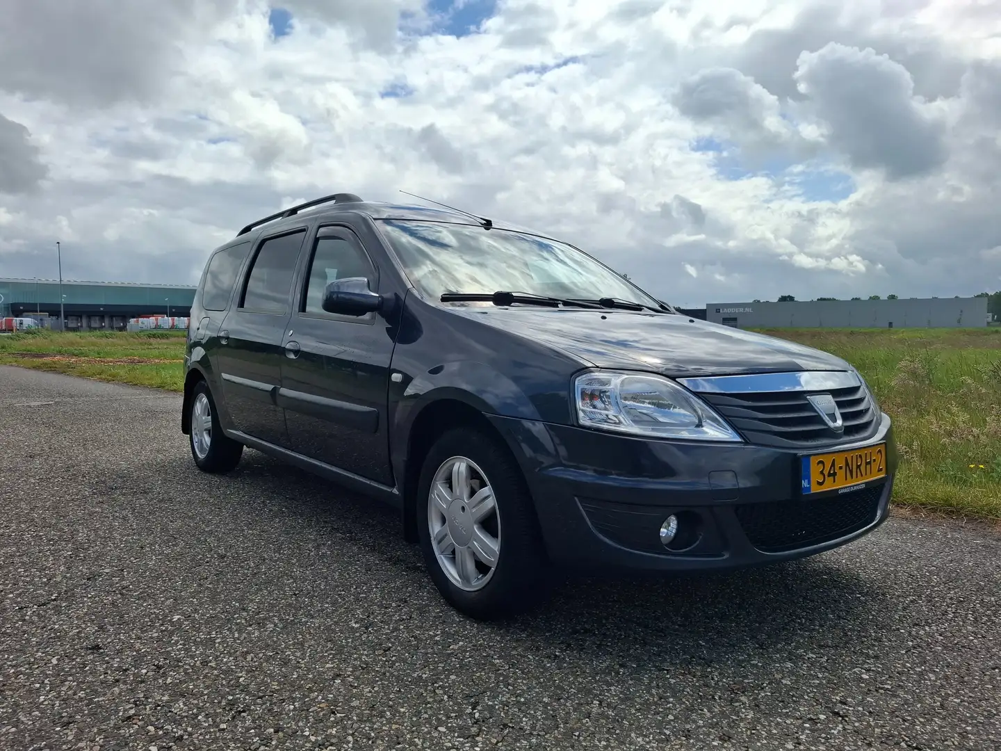 Dacia Logan Logan 1.6 Blackline Gri - 2