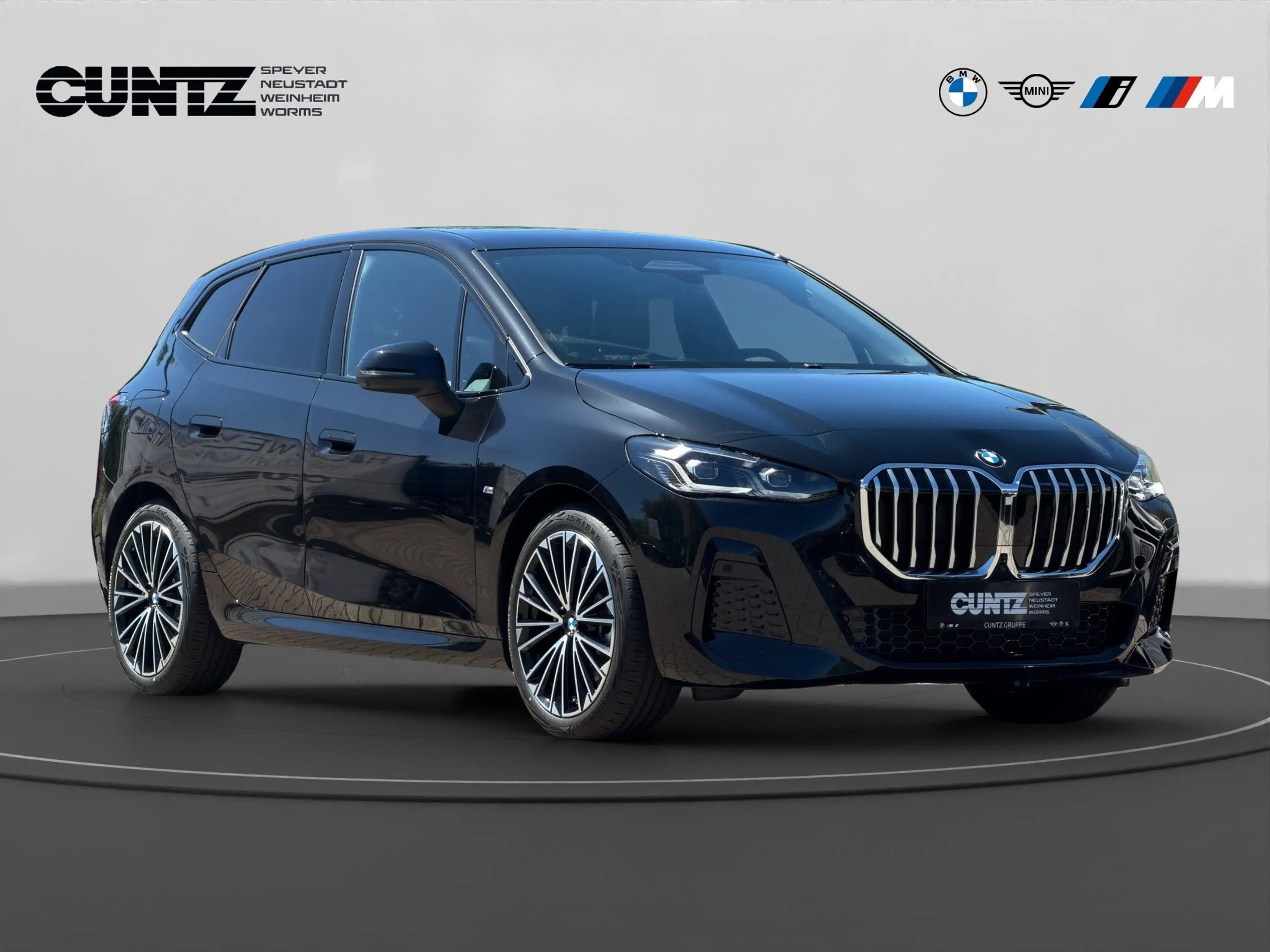 BMW 223 i xDrive Active Tourer — photo 3