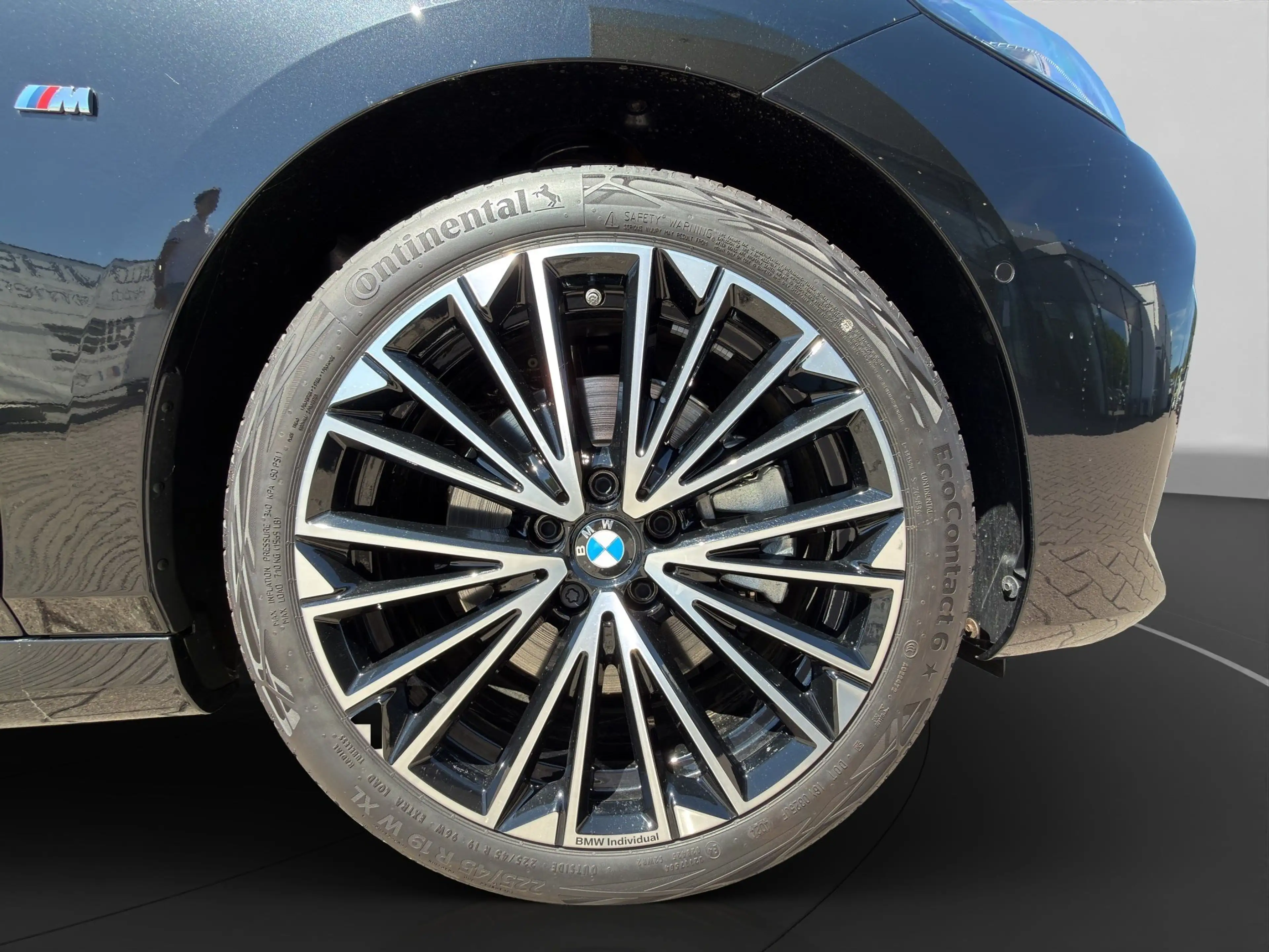 BMW 223 i xDrive Active Tourer — photo 12