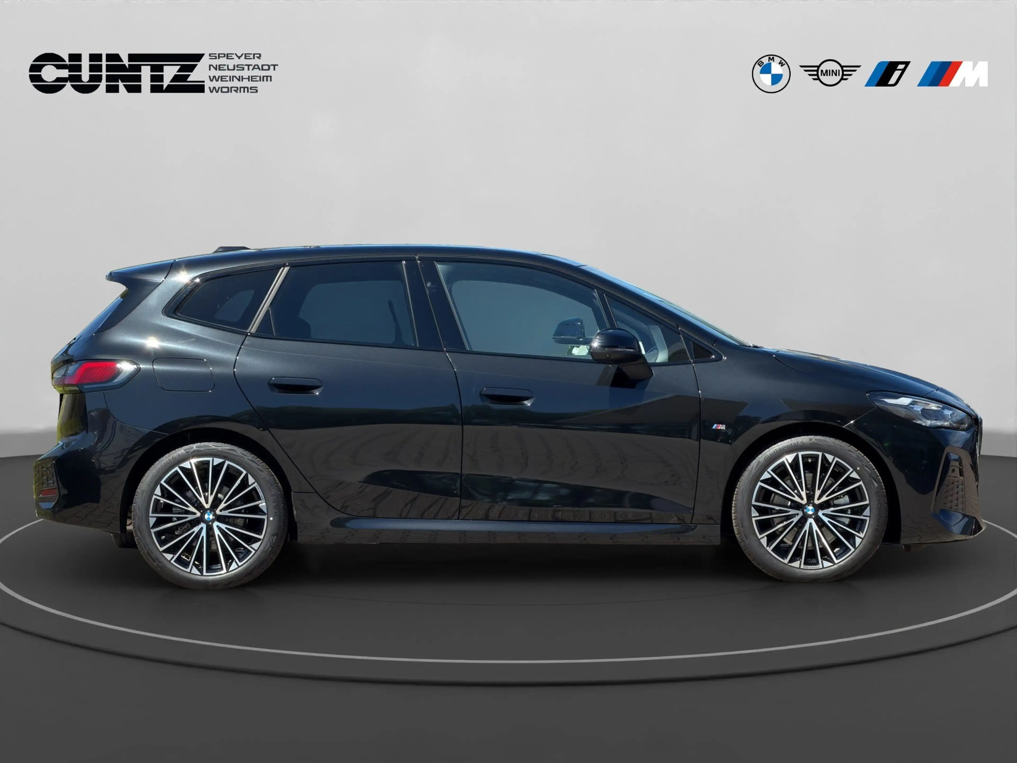 BMW 223 i xDrive Active Tourer — photo 4