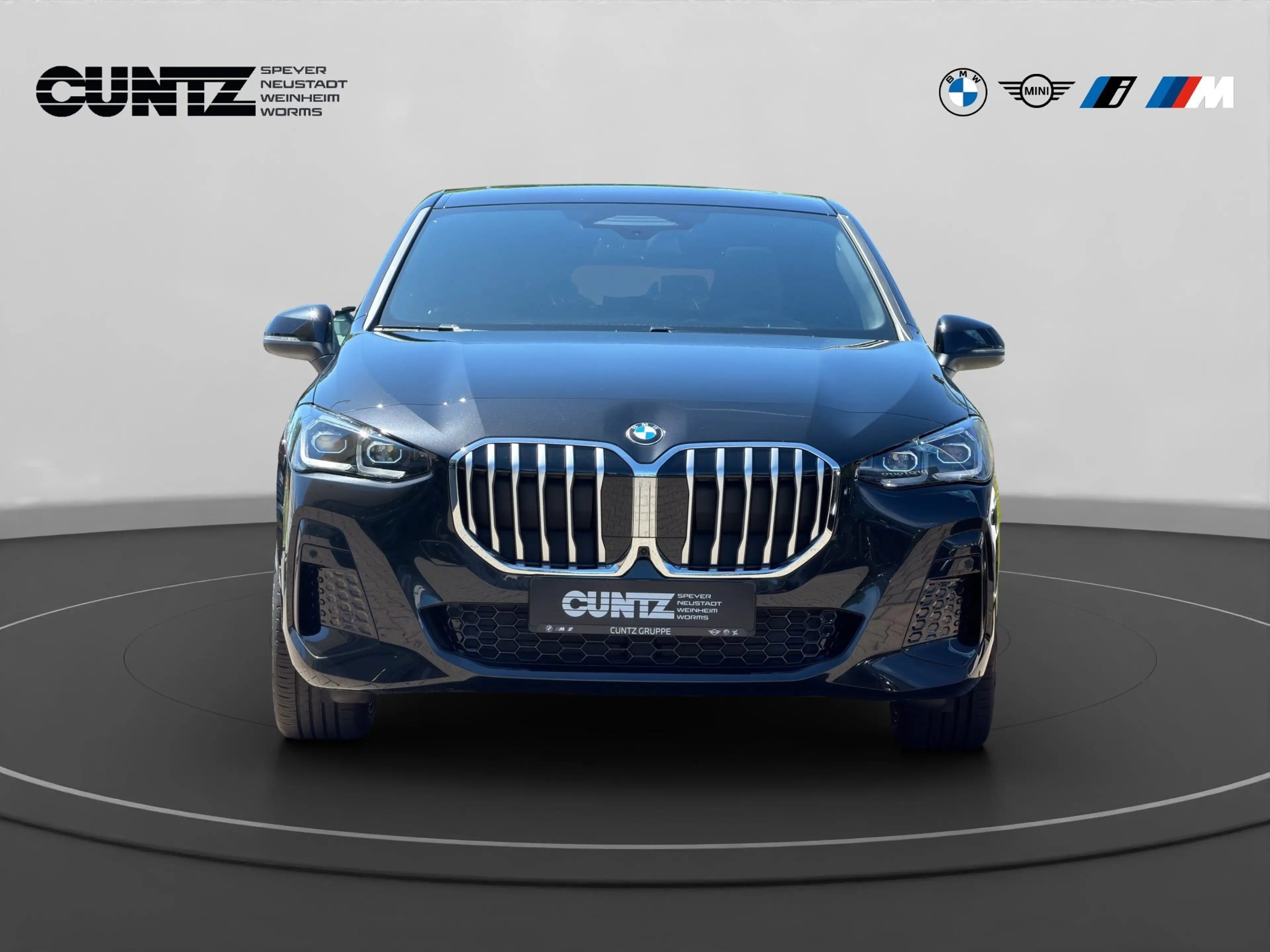 BMW 223 i xDrive Active Tourer — photo 2