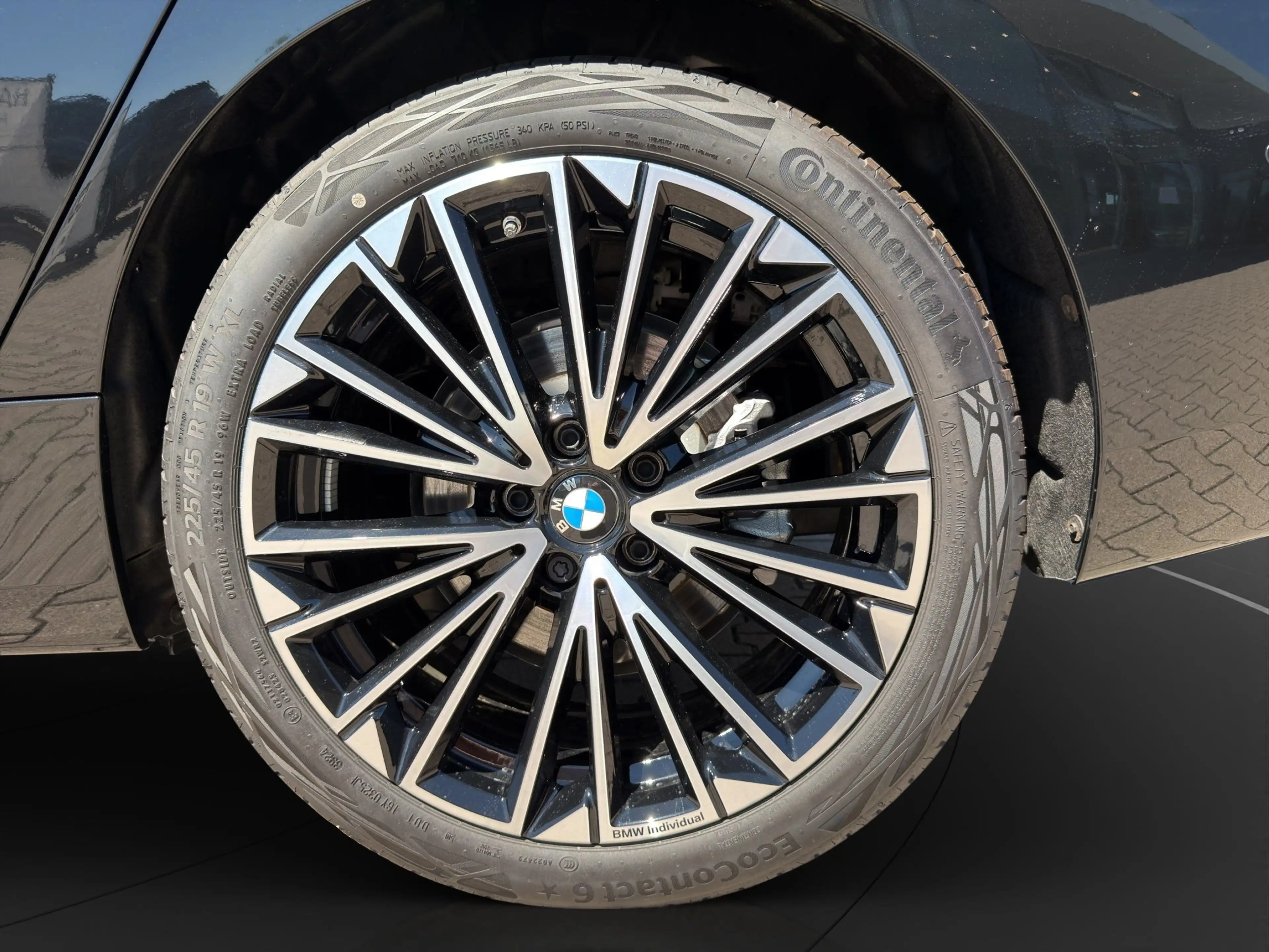 BMW 223 i xDrive Active Tourer — photo 10