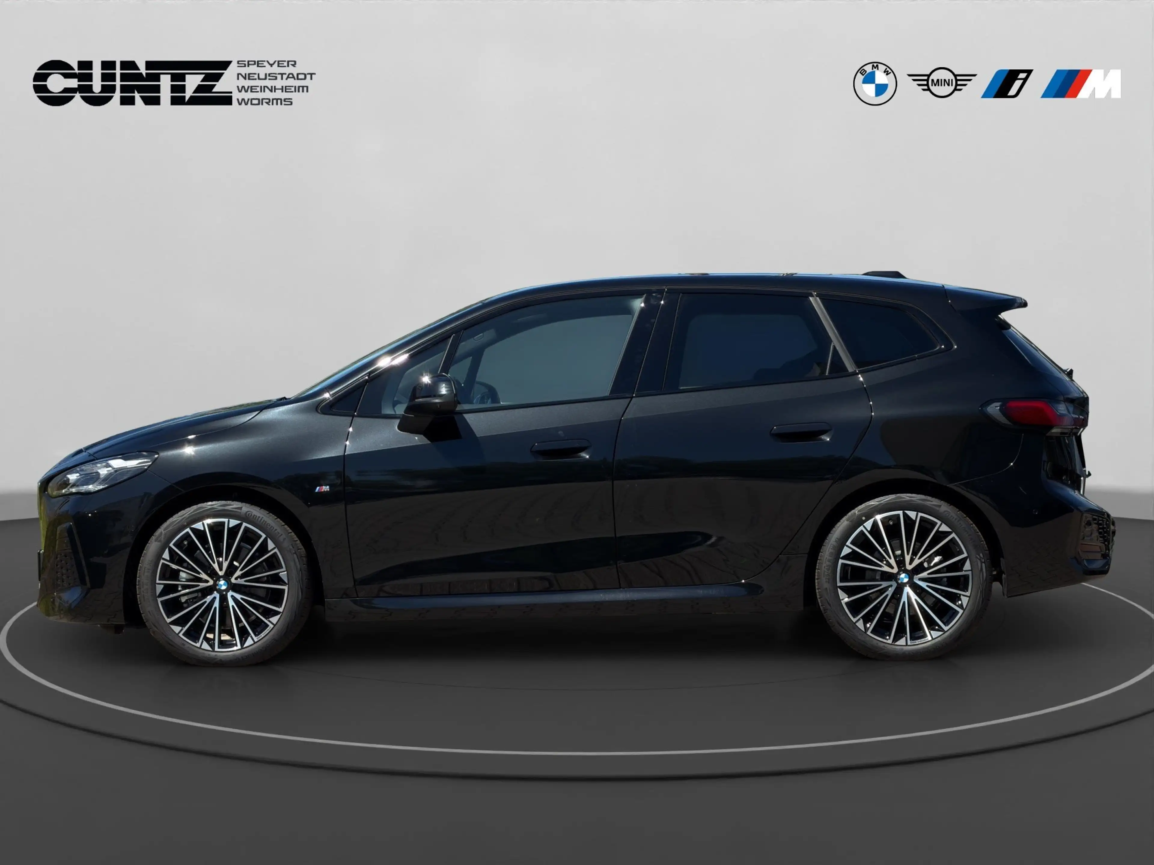 BMW 223 i xDrive Active Tourer — photo 8