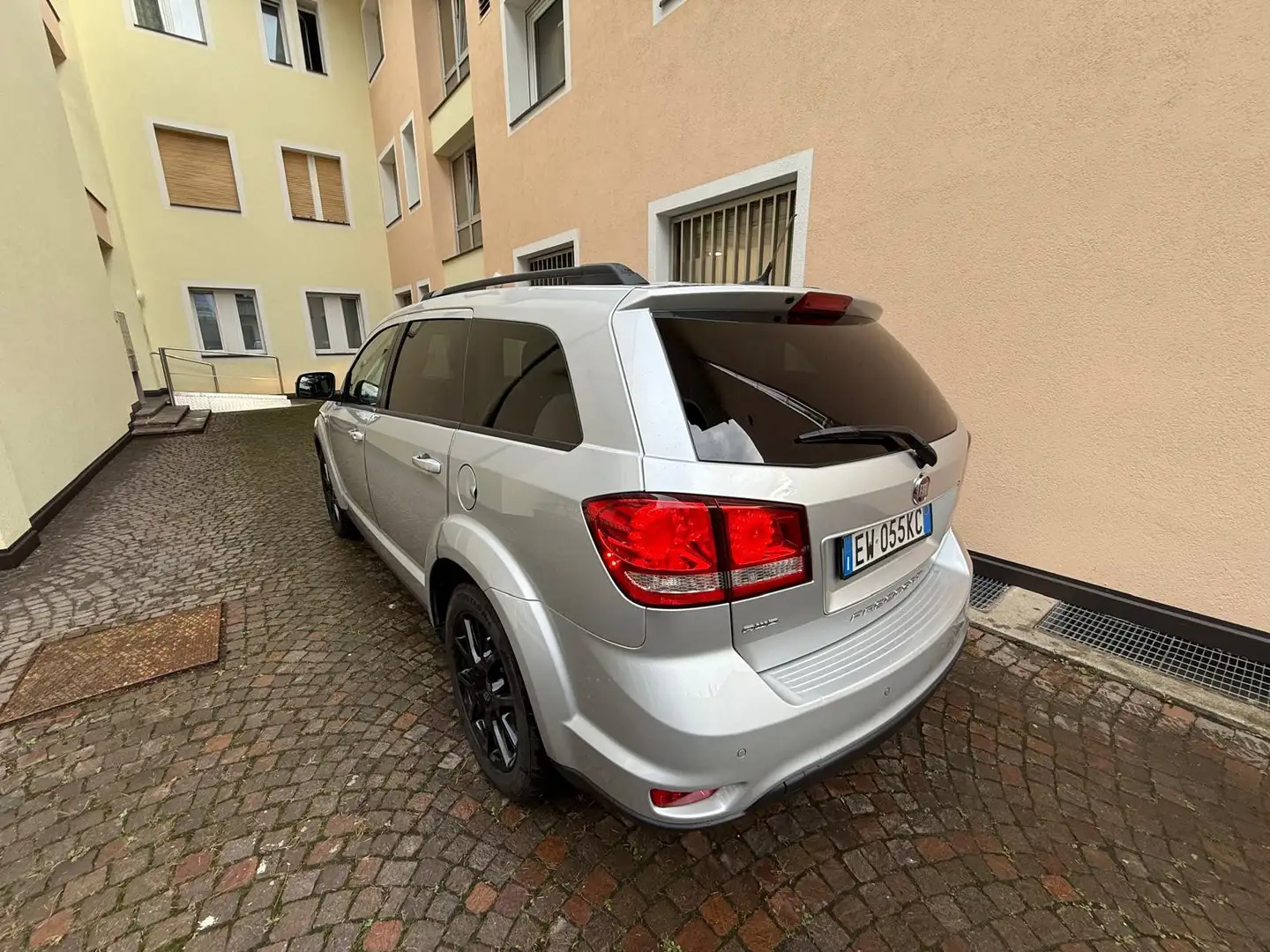 Fiat Freemont 2.0 Multijet 16V DPF Automatik Allrad Black Code - 2