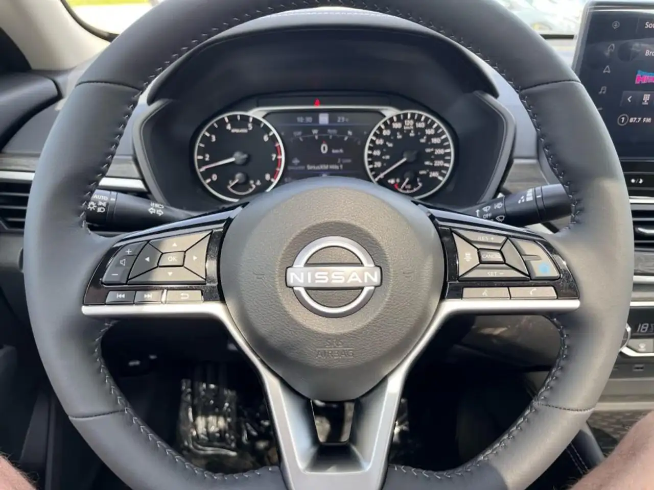 Nissan Altima снимка Nissan Altima