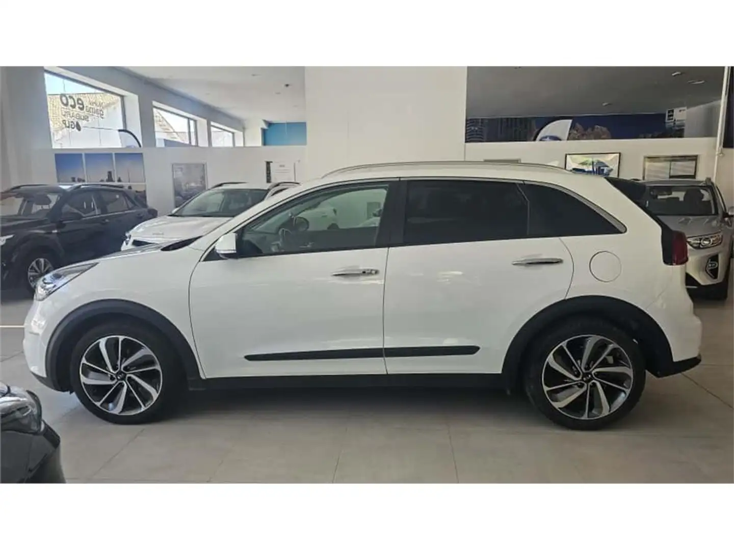 Kia Niro 1.6 HEV Emotion - 2