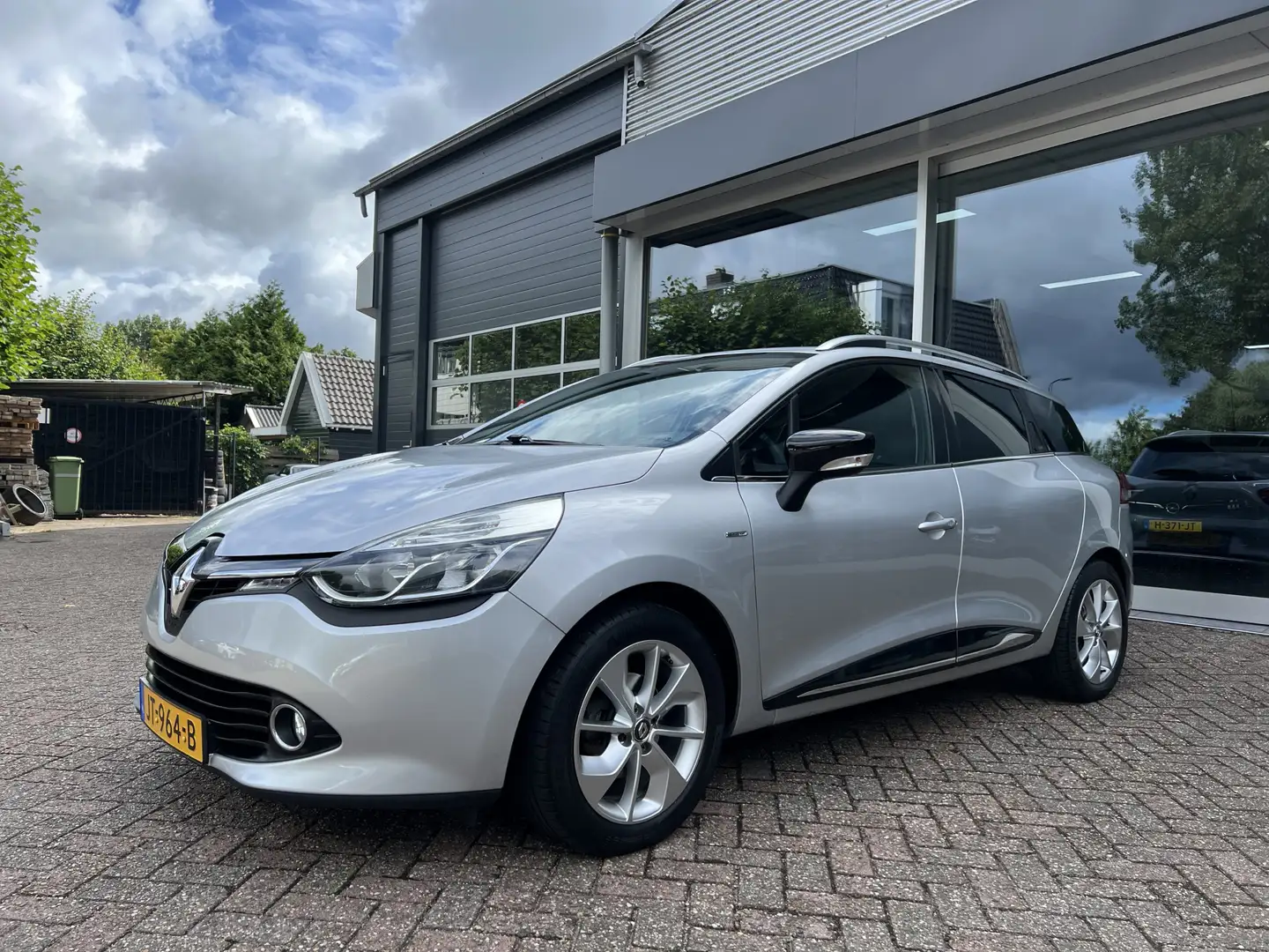 Renault Clio Estate 0.9 TCe Limited Bluetooth, Navi, Cruise Con Gris - 2