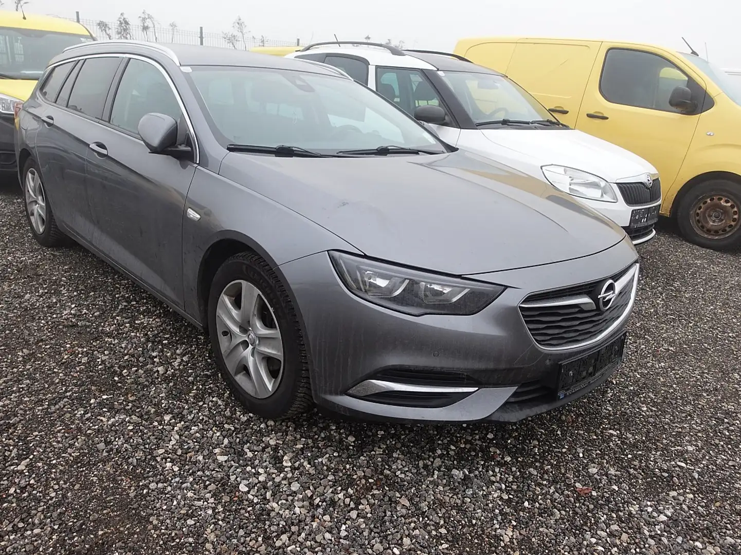 Opel Insignia 1,6 CDTI  Aut. Grau - 2