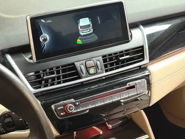BMW 2 Series view 26