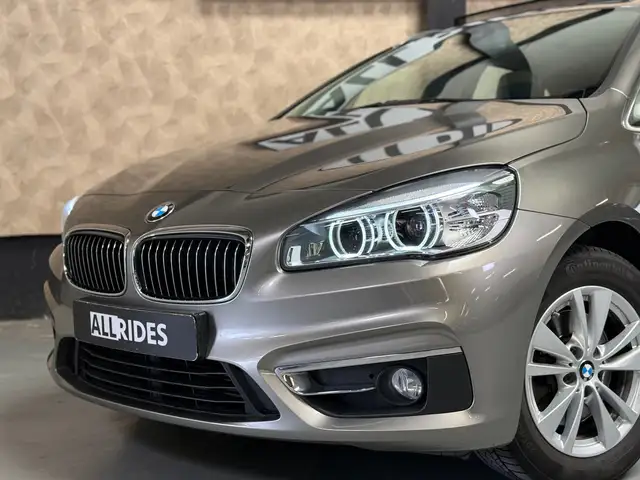 BMW 2 Series view 2