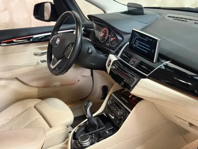 BMW 2 Series view 12