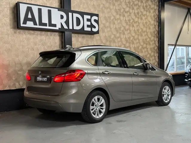 BMW 2 Series view 10