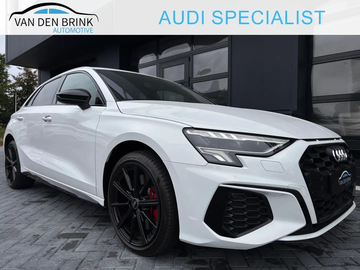 Audi A3 Sportback 45 TFSIe 245 pk S-line Black Ed. Blanc - 1