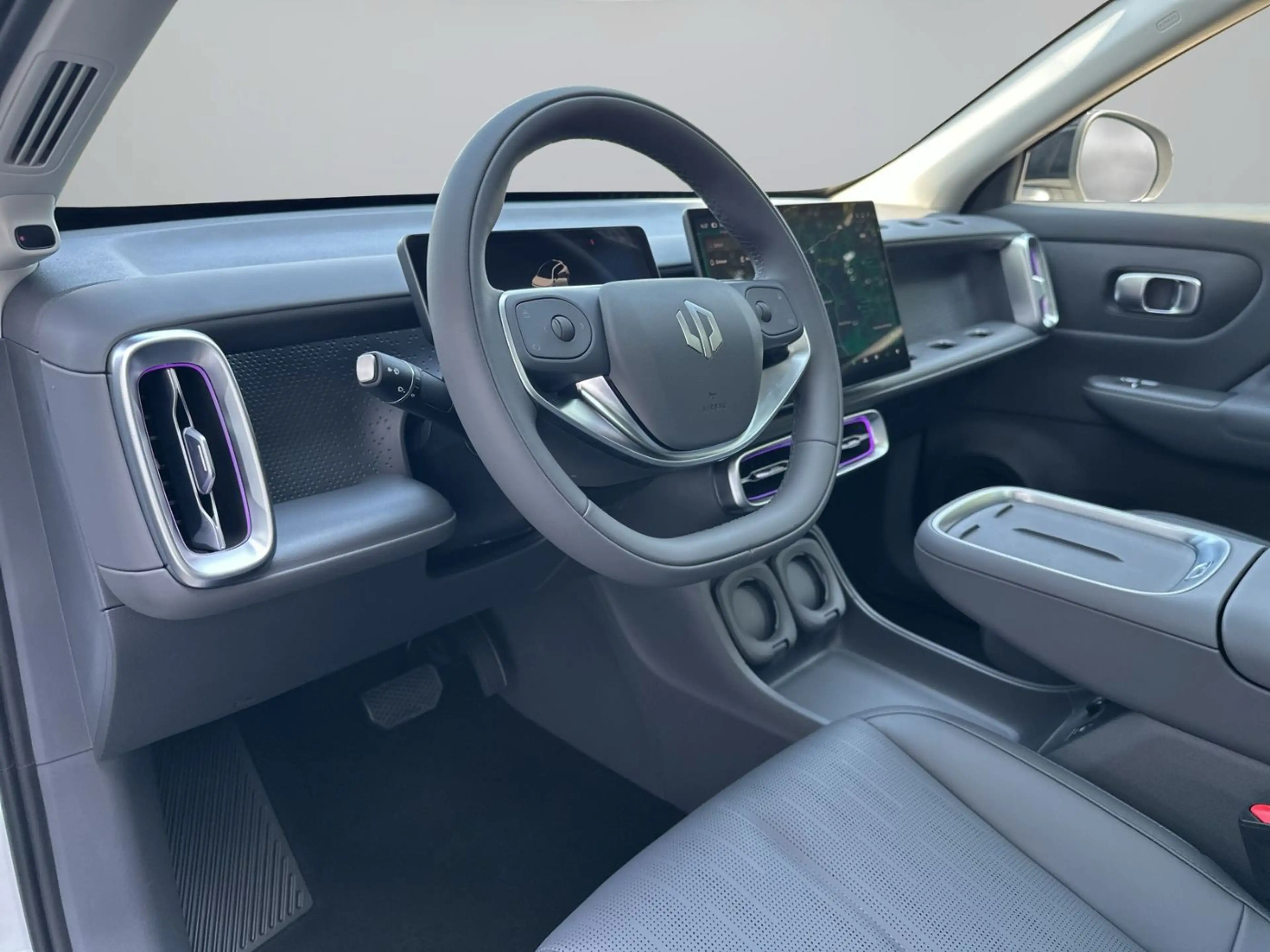 Leapmotor B10 Design Pro Max Panoramaglasdach, Soundsystem — photo 9