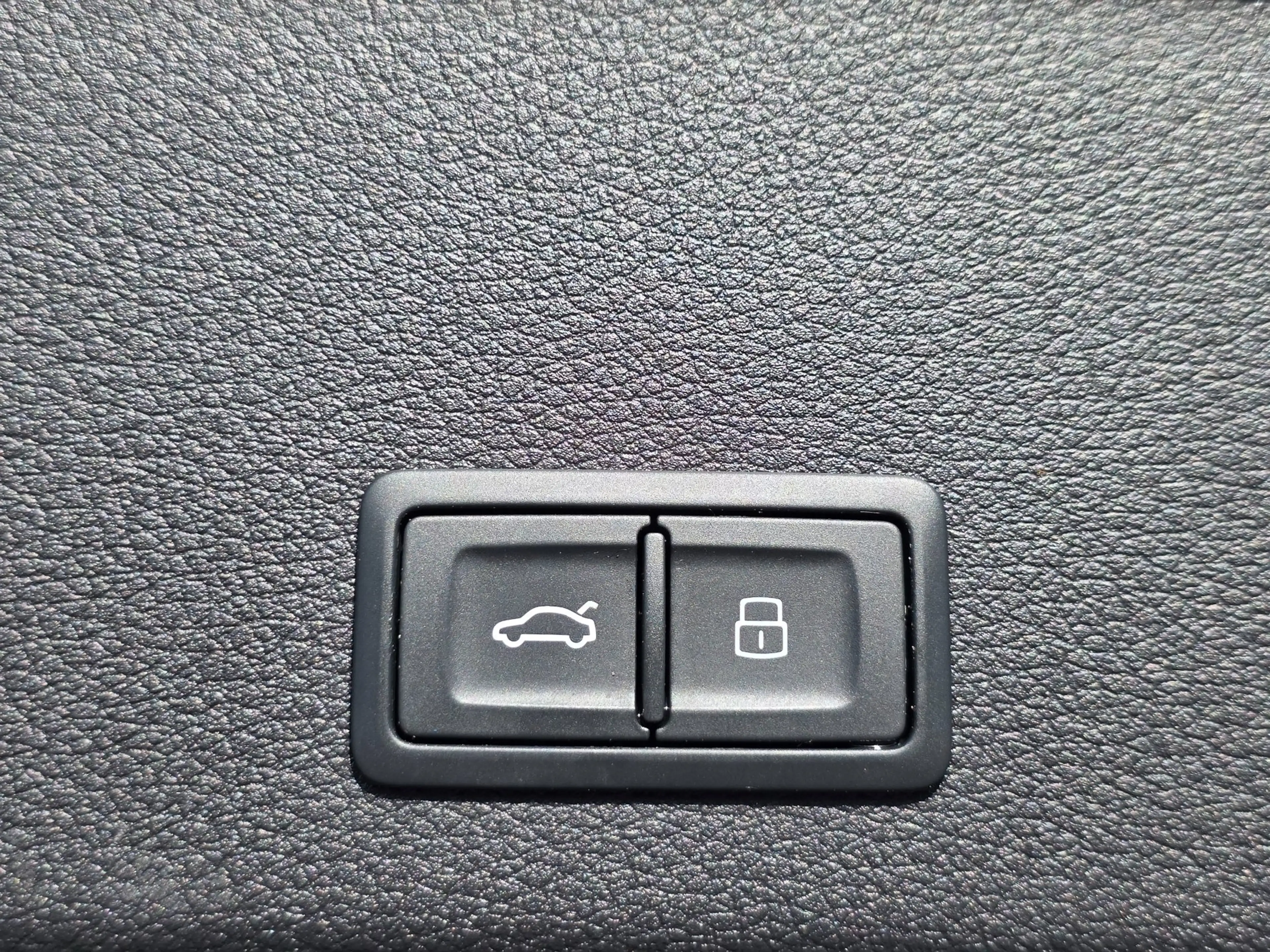 Audi e-tron 55 quattro S edition 95 kWh | TREKHAAK | 93% SOH | — photo 29