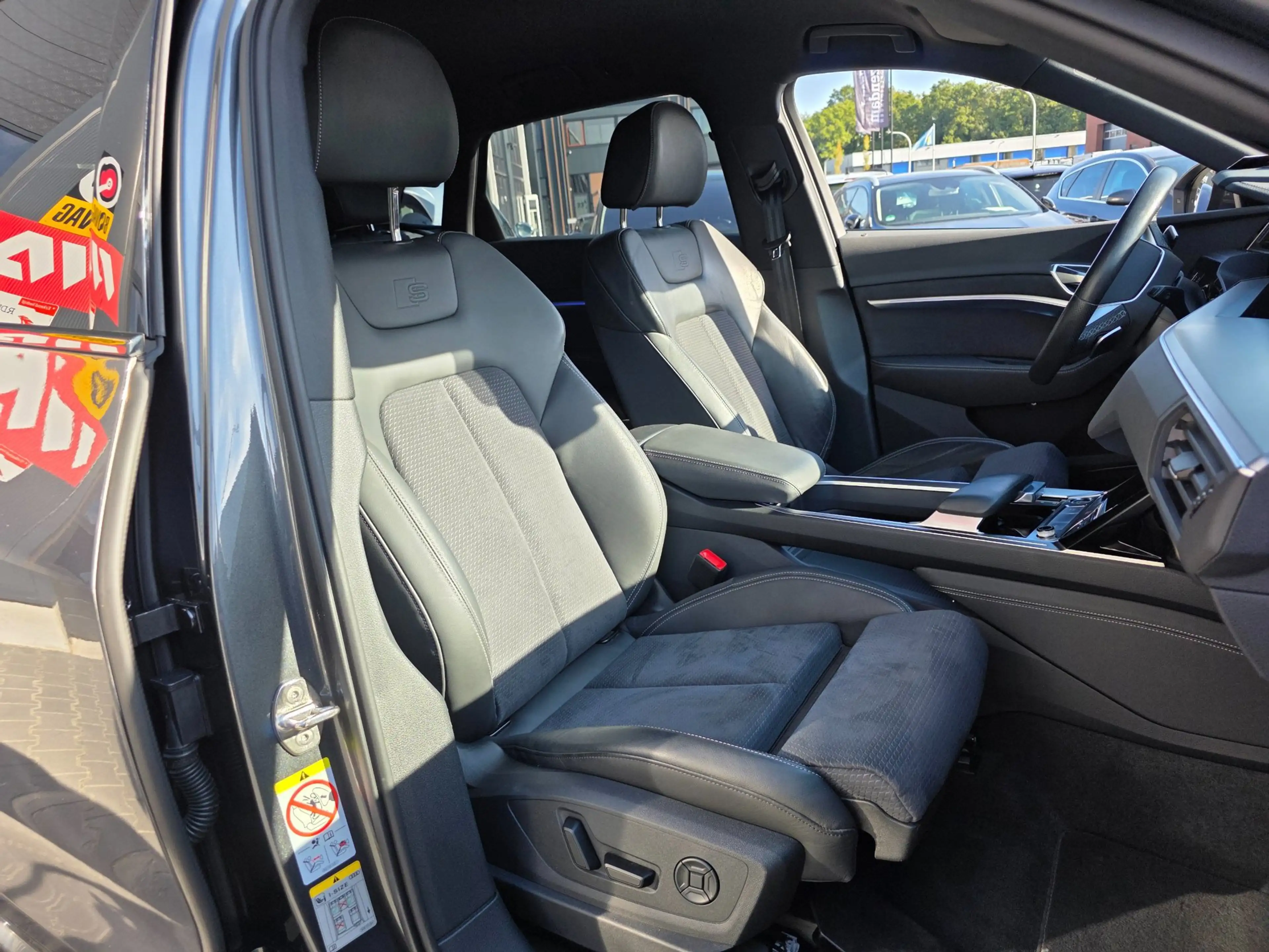 Audi e-tron 55 quattro S edition 95 kWh | TREKHAAK | 93% SOH | — photo 9