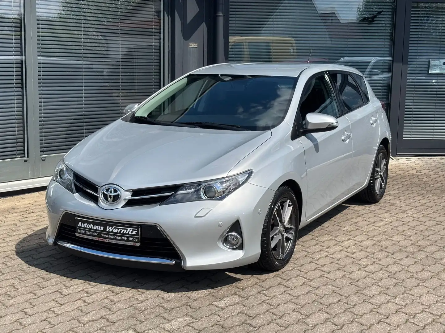 Toyota Auris 2.0 Executive Stříbrná - 1