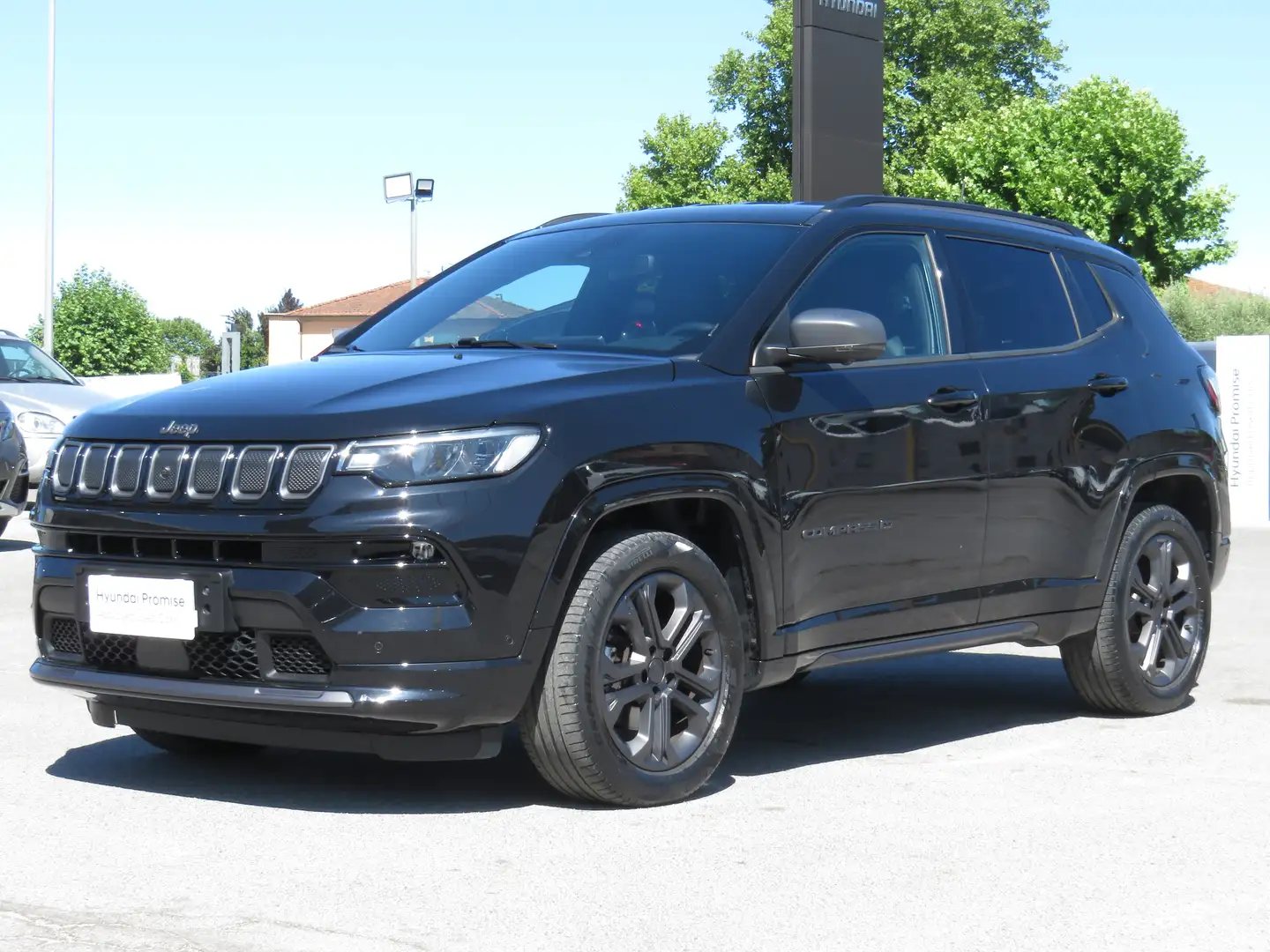 Jeep Compass 1.6 MJT 130 cv 2WD 80° Anniversario Zwart - 1