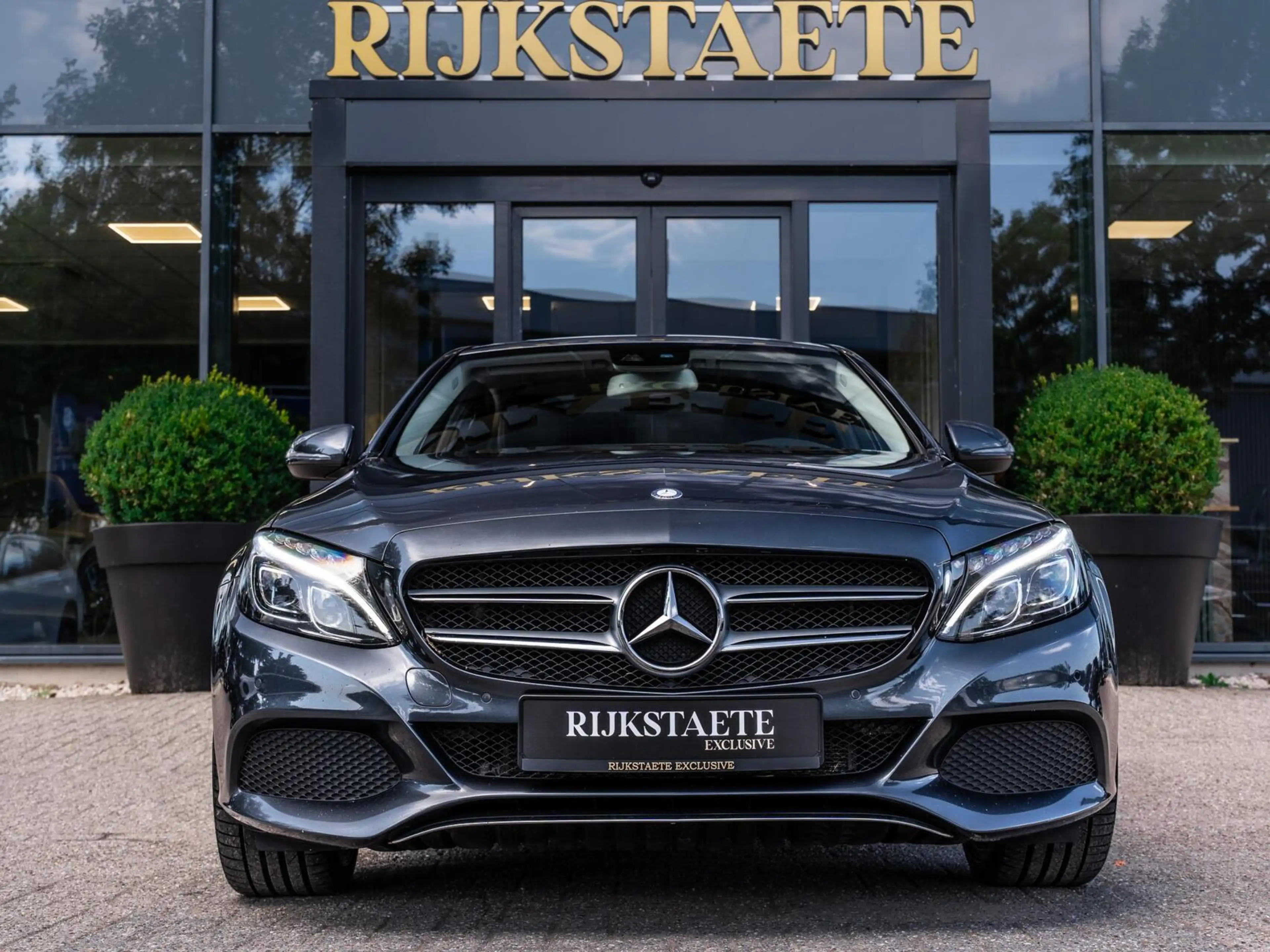 Mercedes-Benz C 350 e Lease Edition — photo 2