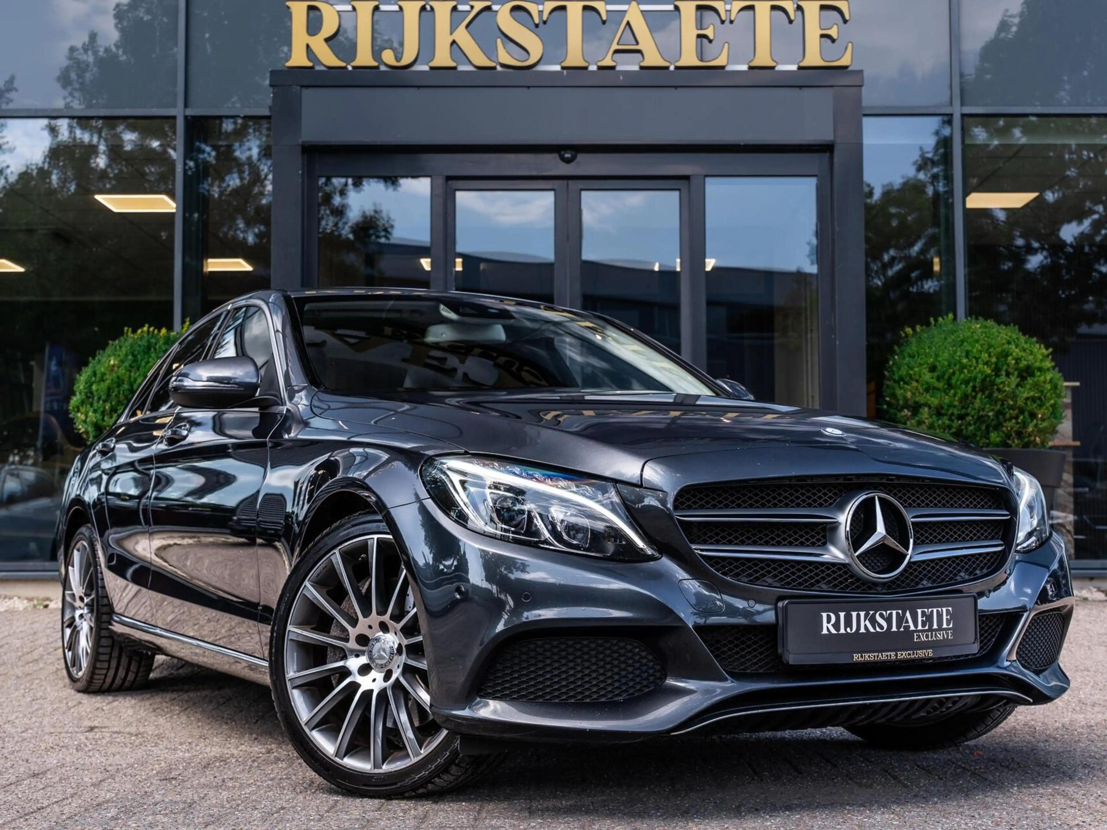 Mercedes-Benz C 350 e Lease Edition — photo 3