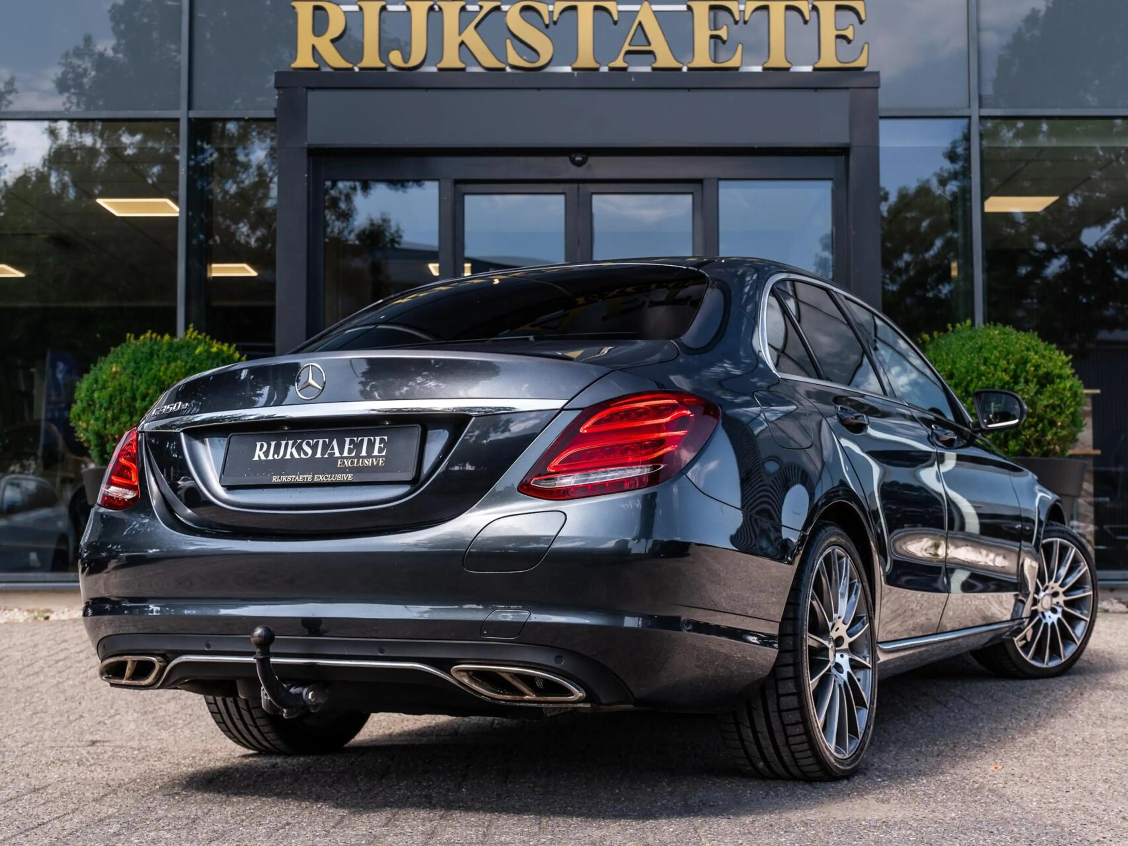 Mercedes-Benz C 350 e Lease Edition — photo 5