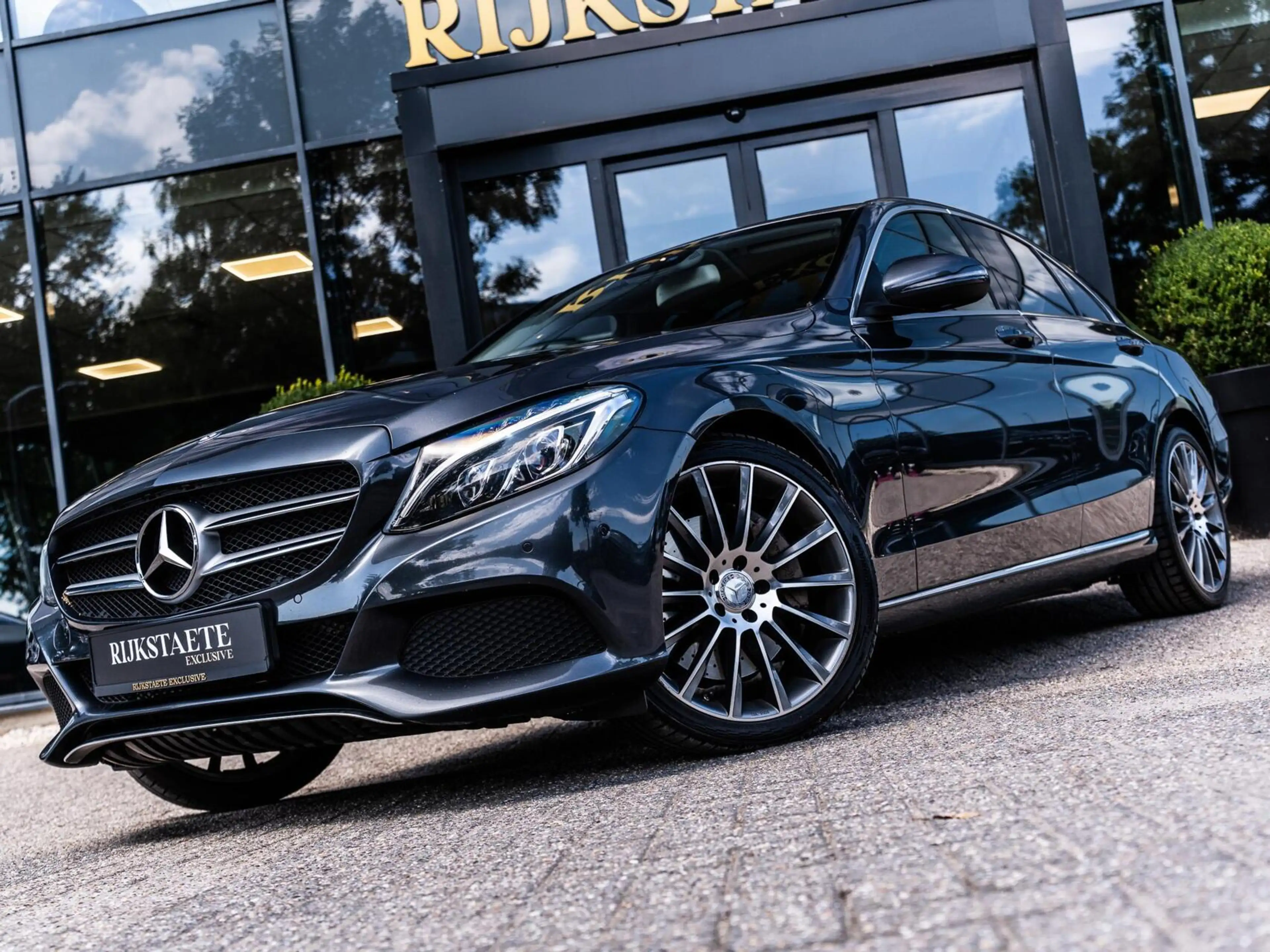 Mercedes-Benz C 350 e Lease Edition — photo 11