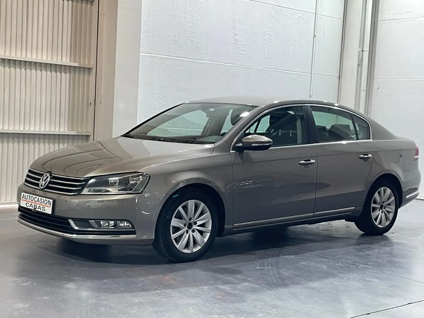 Volkswagen Passat Variant 1.6TDI Bluemotion Gris - 1