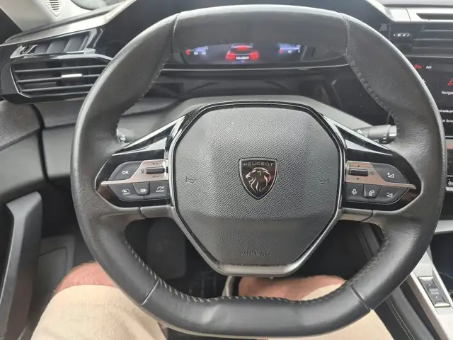 Peugeot 308 view 13