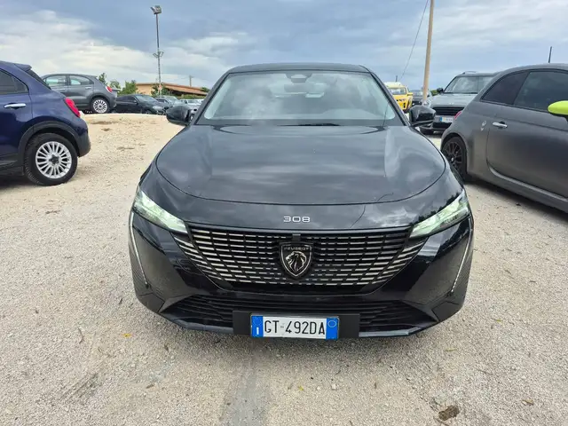 Peugeot 308 view 5