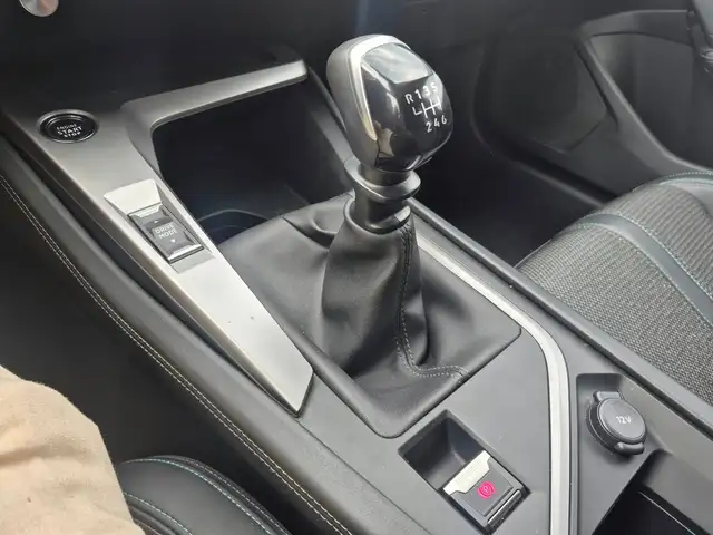Peugeot 308 view 18