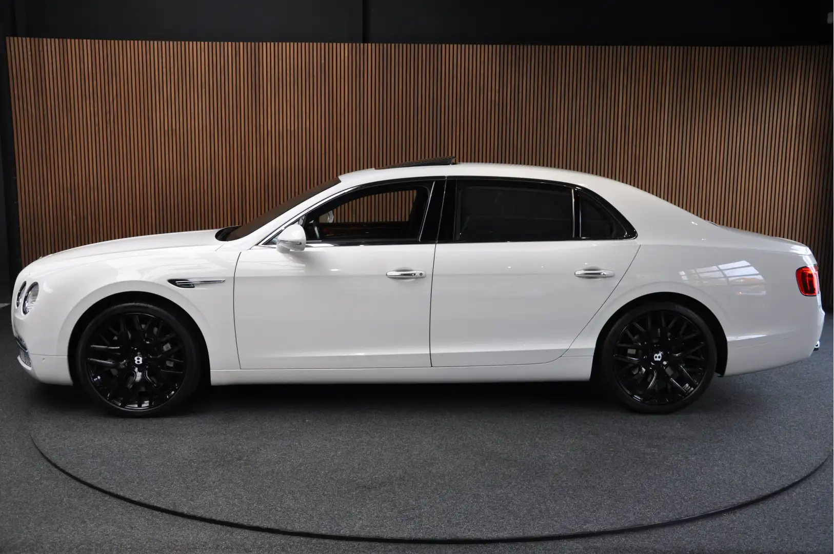 Bentley Flying Spur 6.0 W12 Leer Naim 21'' Белый - 2