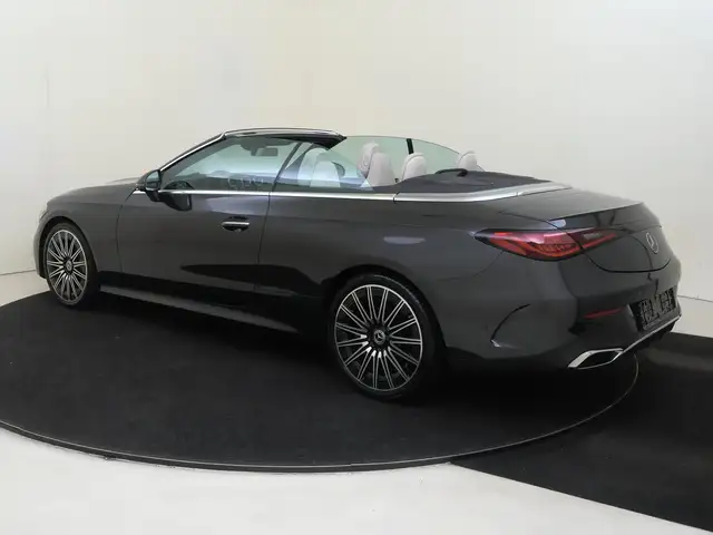 Mercedes-Benz CLE view 3