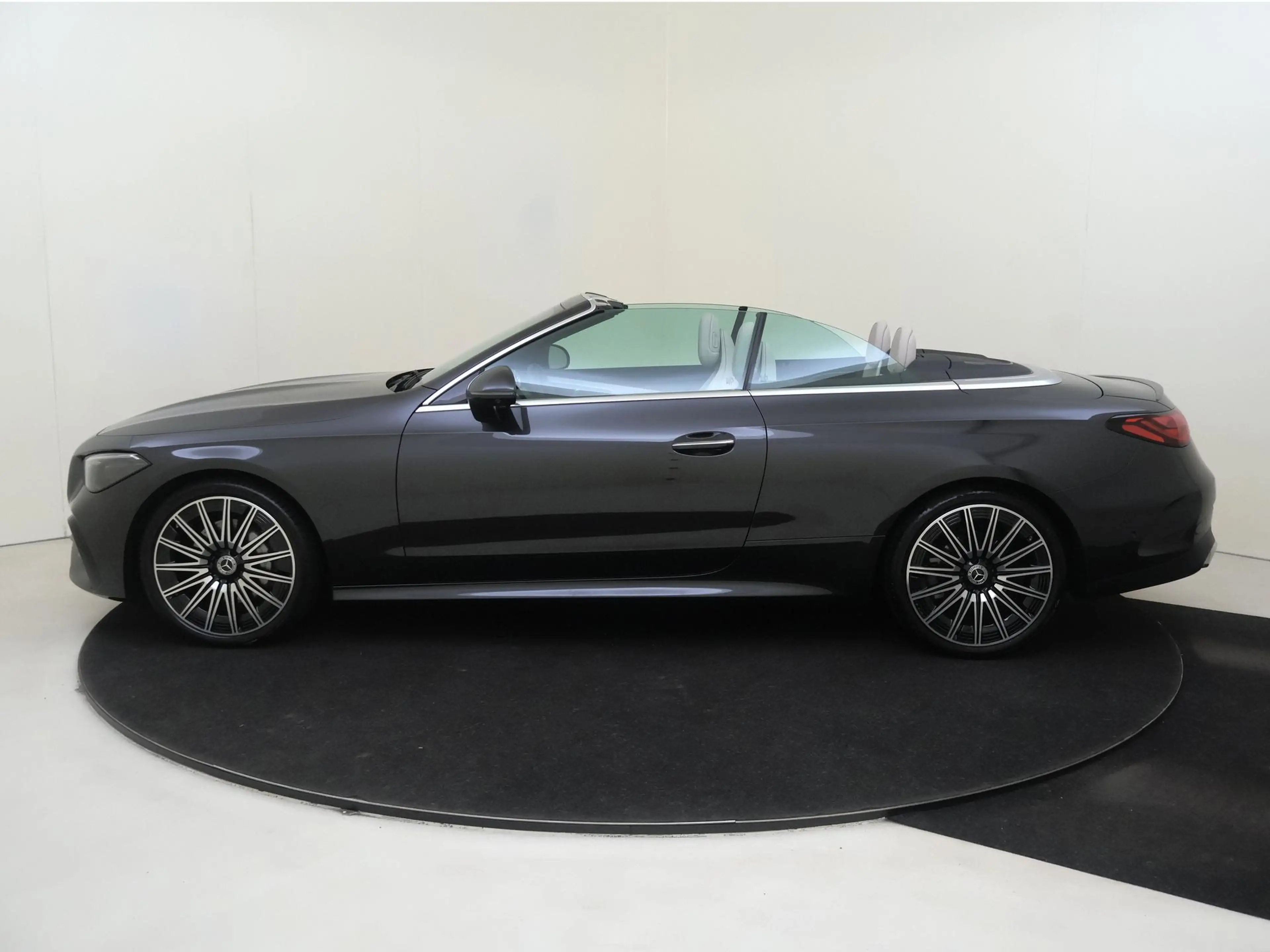 Mercedes-Benz CLE 200 Cabriolet AMG Line / Premium/ 20 inch/ Digital Lig — photo 8