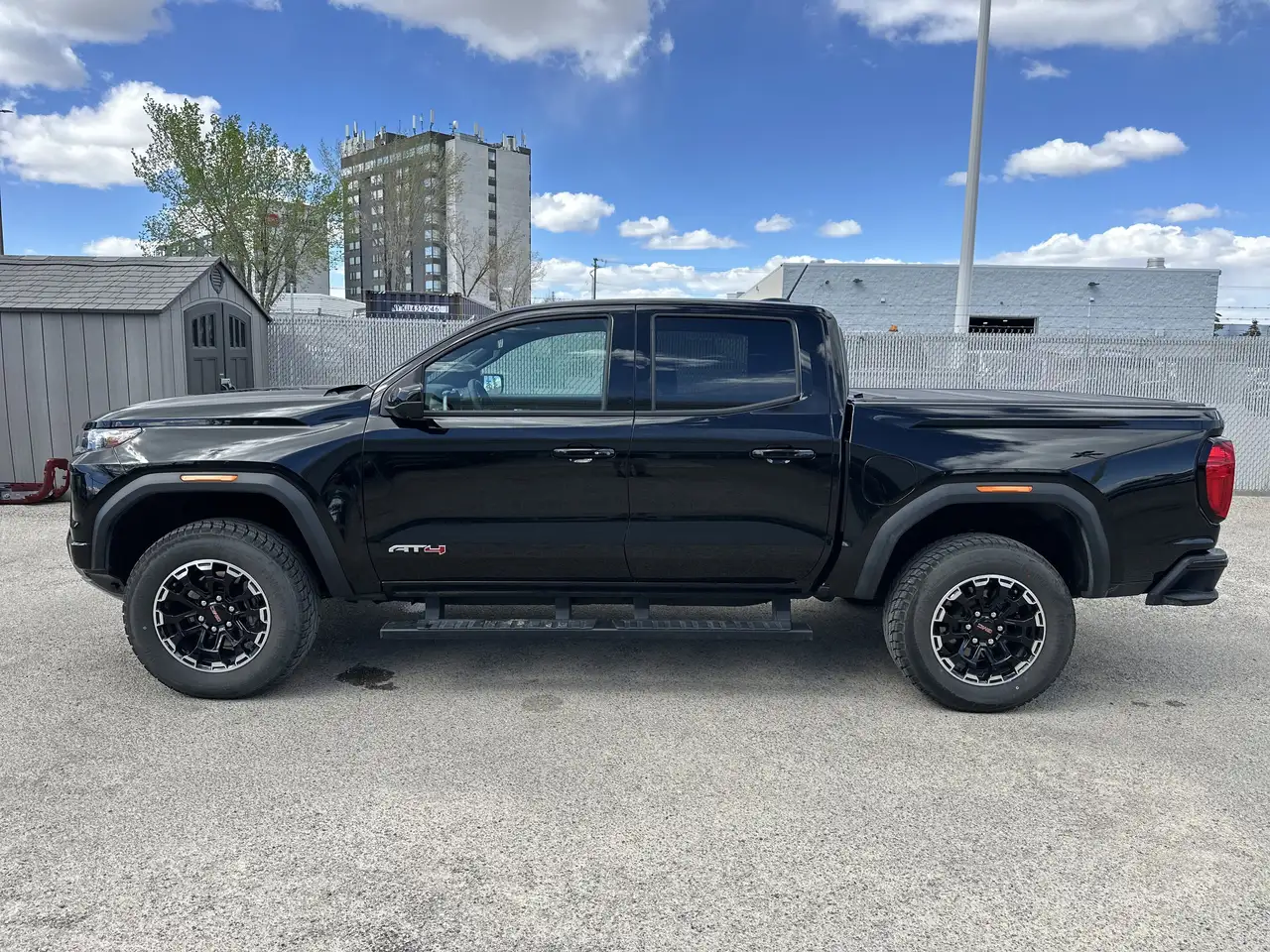 GMC Canyon снимка GMC Canyon