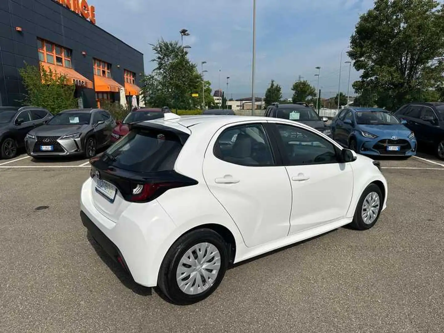 Toyota Yaris 1.0 Active Bianco - 2